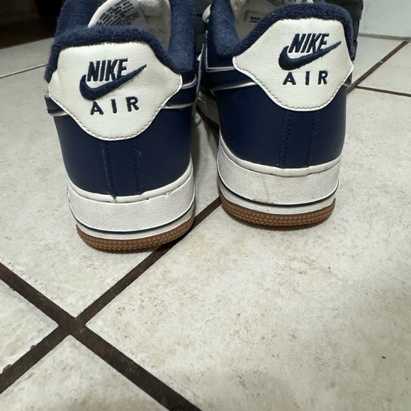 Nike Air Force 1 '07 LV8 Men's Size 9.5 - Picture 4 of 10